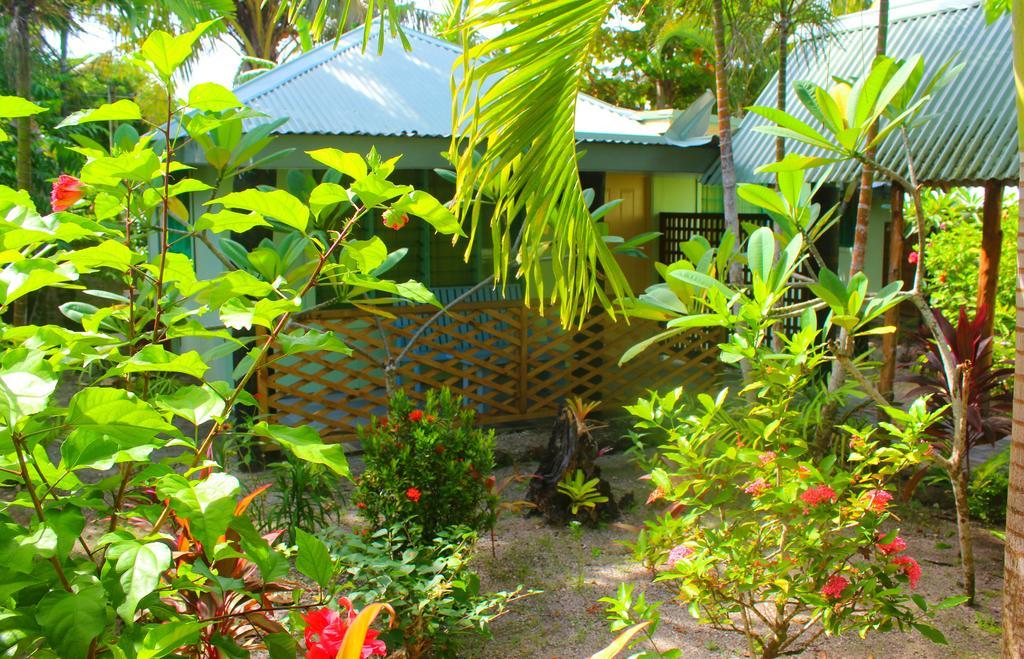 Le Uaina Beach Resort Faleapuna Εξωτερικό φωτογραφία